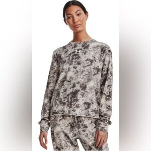 NWT under armour terry print crew long sleeve